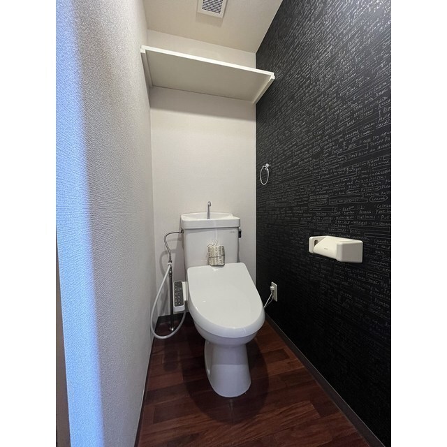 トイレ　別部屋のお写真です。家具はつきません。