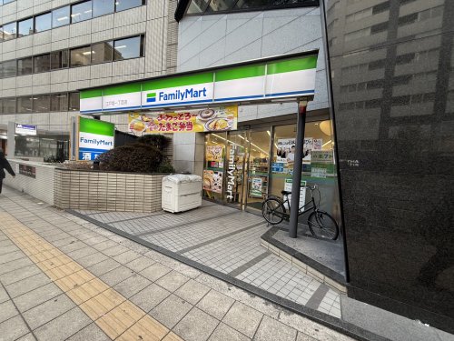 コンビニ　ファミリーマート 江戸堀一丁目店（コンビニ）まで212m