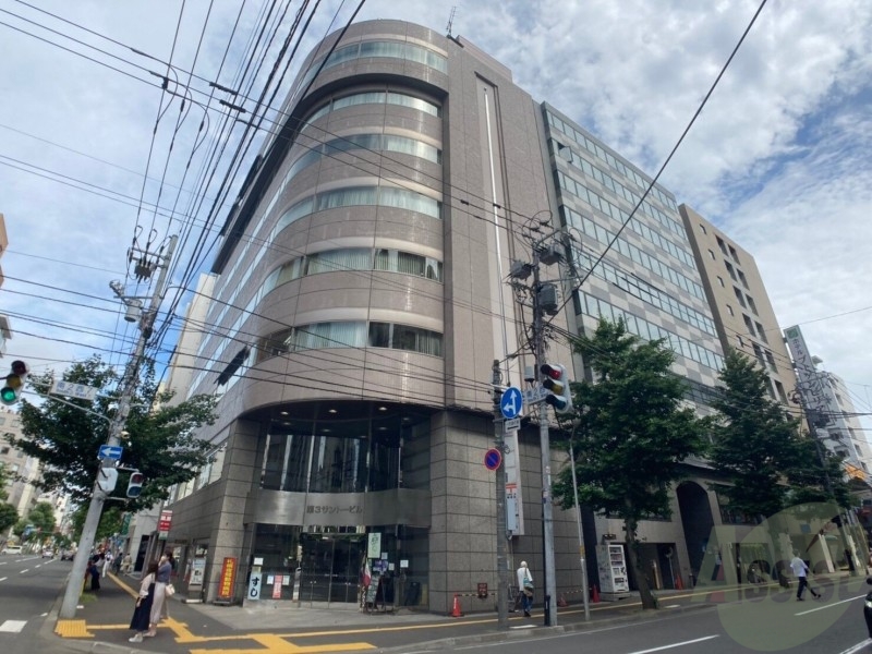 郵便局　札幌南二条郵便局（郵便局）まで544m