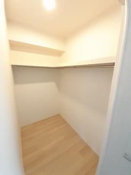 収納　ウォークインクローゼット