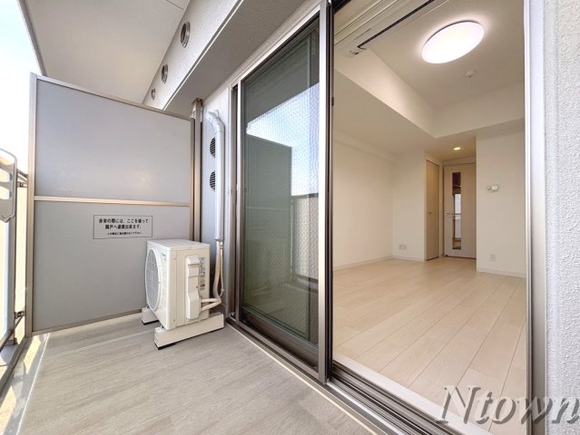 バルコニー　暖かな日差しのふりそそぐバルコニー