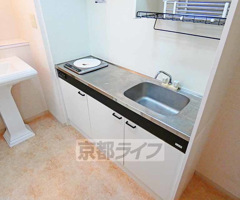 キッチン　ＩＨ付きの広いキッチンです！