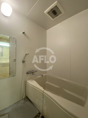 バス・シャワールーム　ルチューレ西梅田　浴室