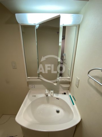 洗面設備　ルチューレ西梅田　独立洗面台