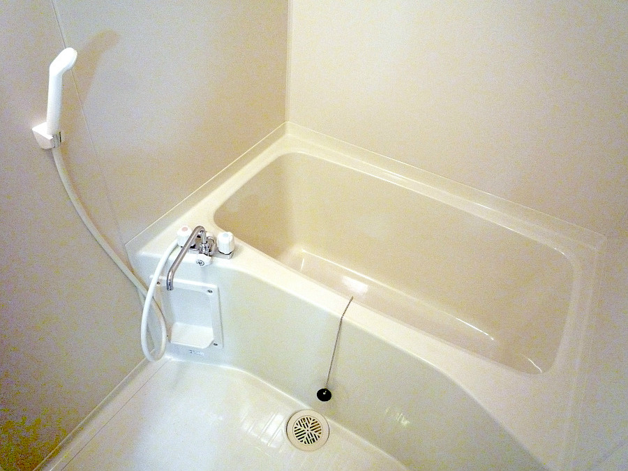 バス・シャワールーム　清潔感のある浴室