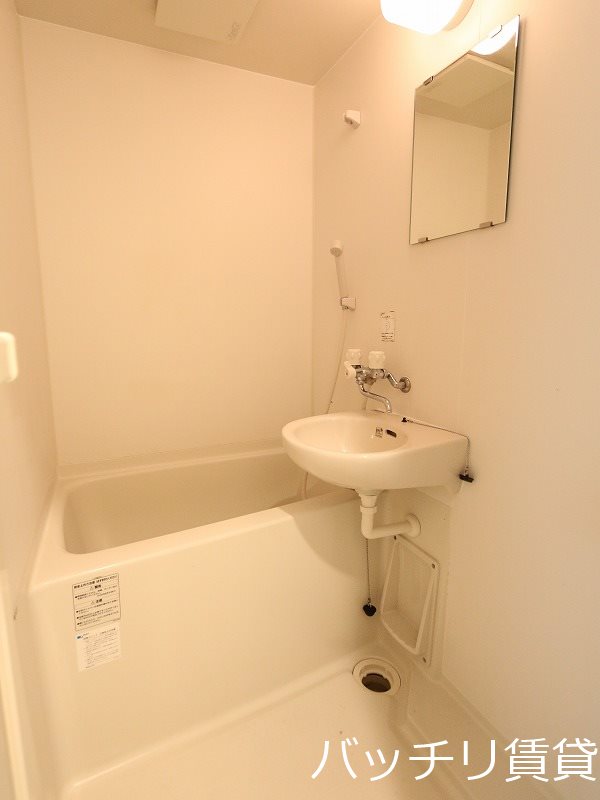 バス・シャワールーム　別号室イメージの為、現状を優先致します。