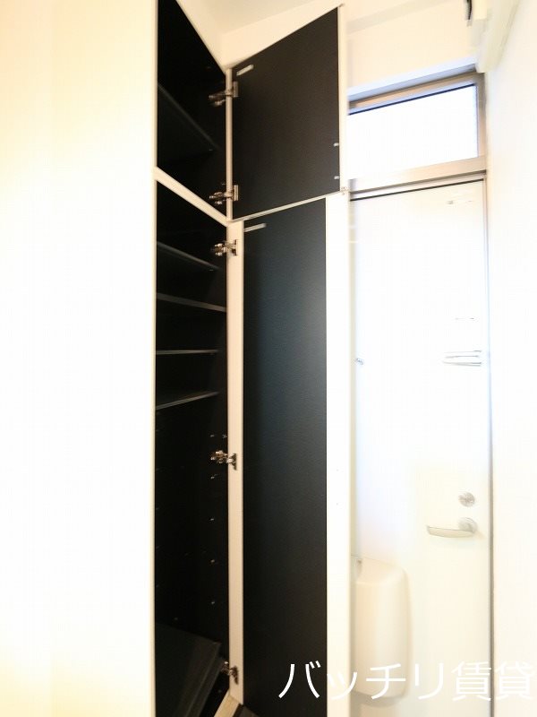 玄関　別号室イメージの為、現状を優先致します。