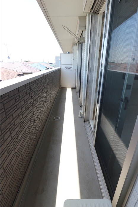 バルコニー　お洗濯にも便利なバルコニー付き