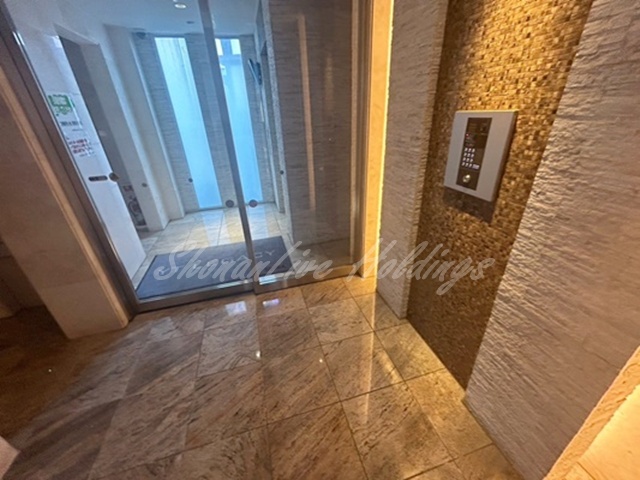 エントランス　オートロック完備のエントランス♪