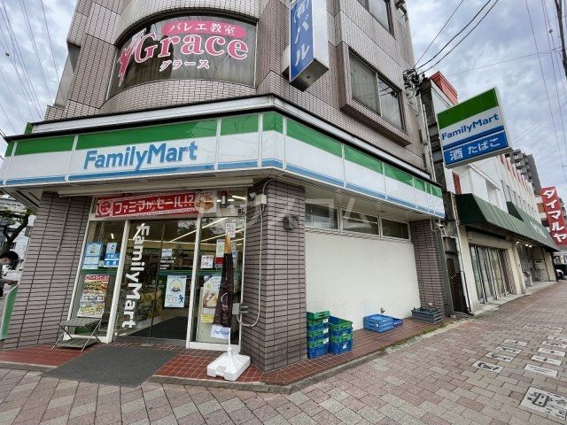 コンビニ　ファミリーマート 岡崎材木町店（コンビニ）まで633m