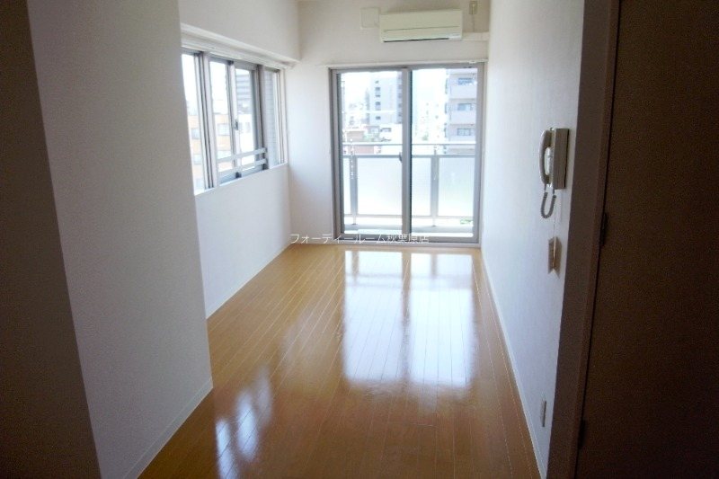 居室・リビング　★《見学予約受付中》契約金がクレジット決済可能です★