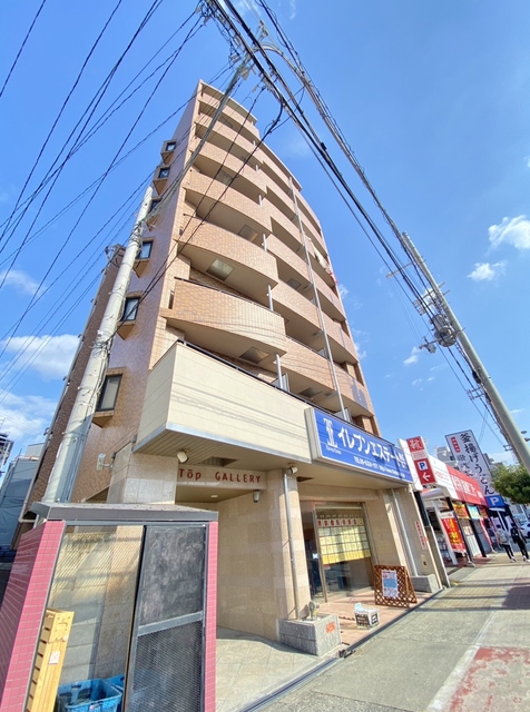 建物外観　大通りに面したＲＣ造マンション