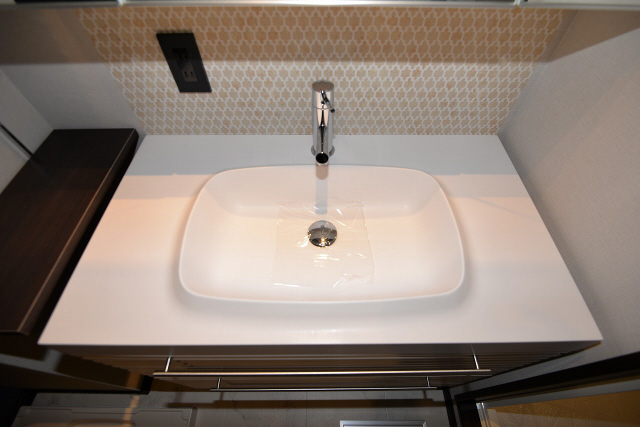 洗面設備　使いやすい独立洗面台です