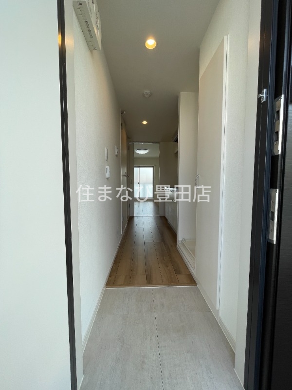 玄関　同型別部屋写真