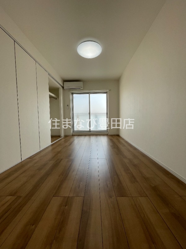 居室・リビング　同型別部屋写真