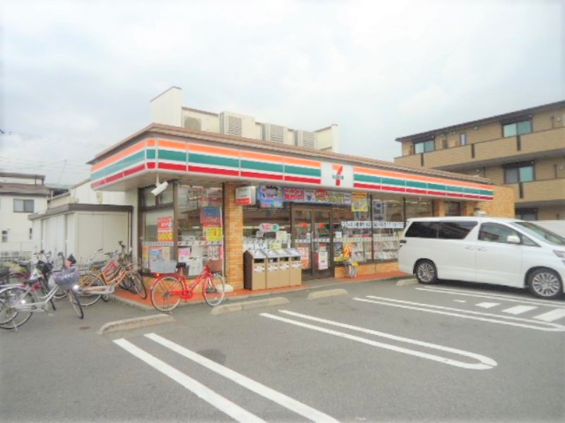 コンビニ　セブンイレブン 堺北花田町4丁店（コンビニ）まで590m