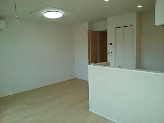 居室・リビング　１２帖を超える広めのＬＤＫ