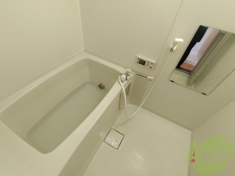 バス・シャワールーム　こちらは浴室になります。日々の疲れを癒してください。