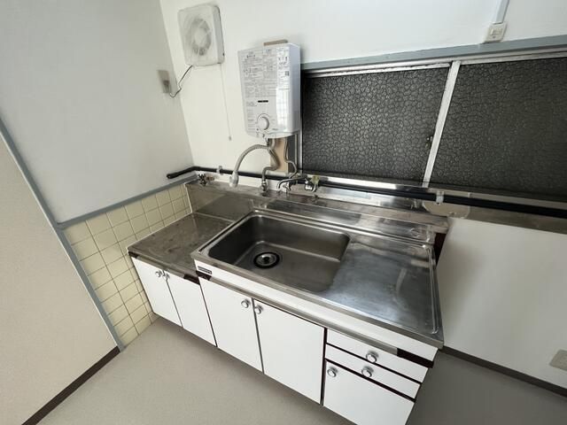 キッチン　※別部屋参考写真