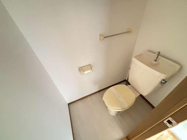 トイレ　別号室の写真です