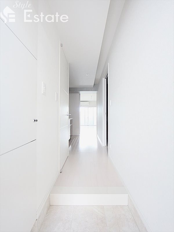 玄関　玄関　シューズボックス付