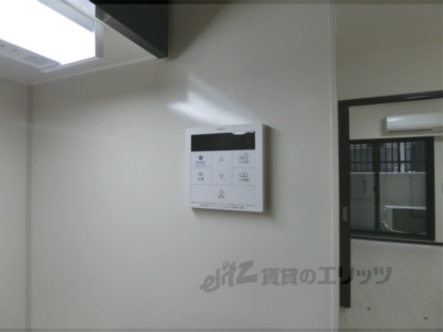 その他設備　給湯器リモコン