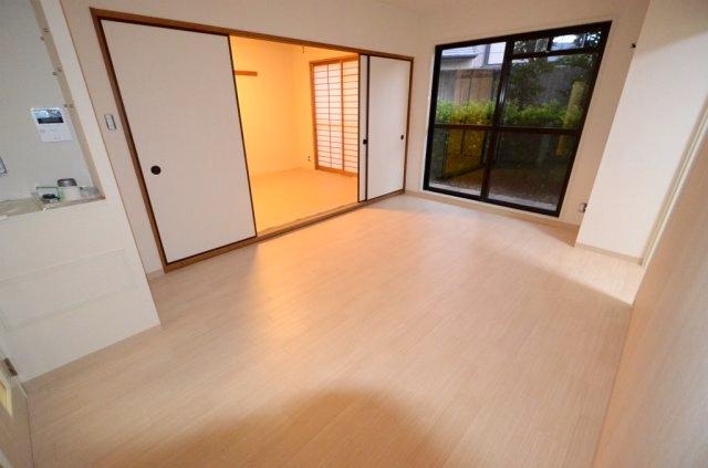 居室・リビング　南西向きのLDK☆