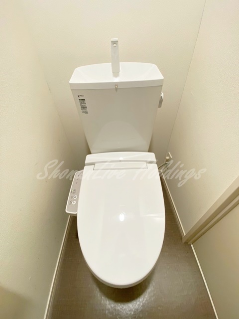 トイレ　温水洗浄便座付き♪