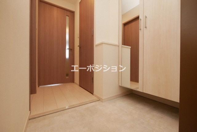 玄関　スプランディッド難波キャトル