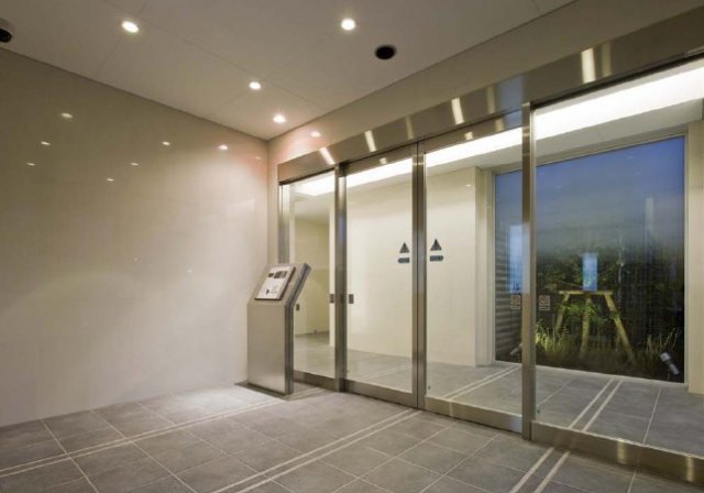 ロビー　※参考写真