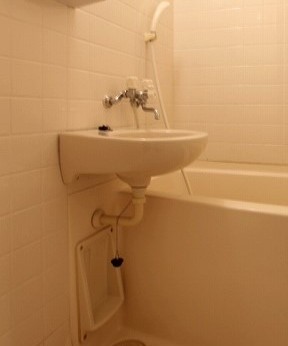 洗面設備　同物件別号室のものです。