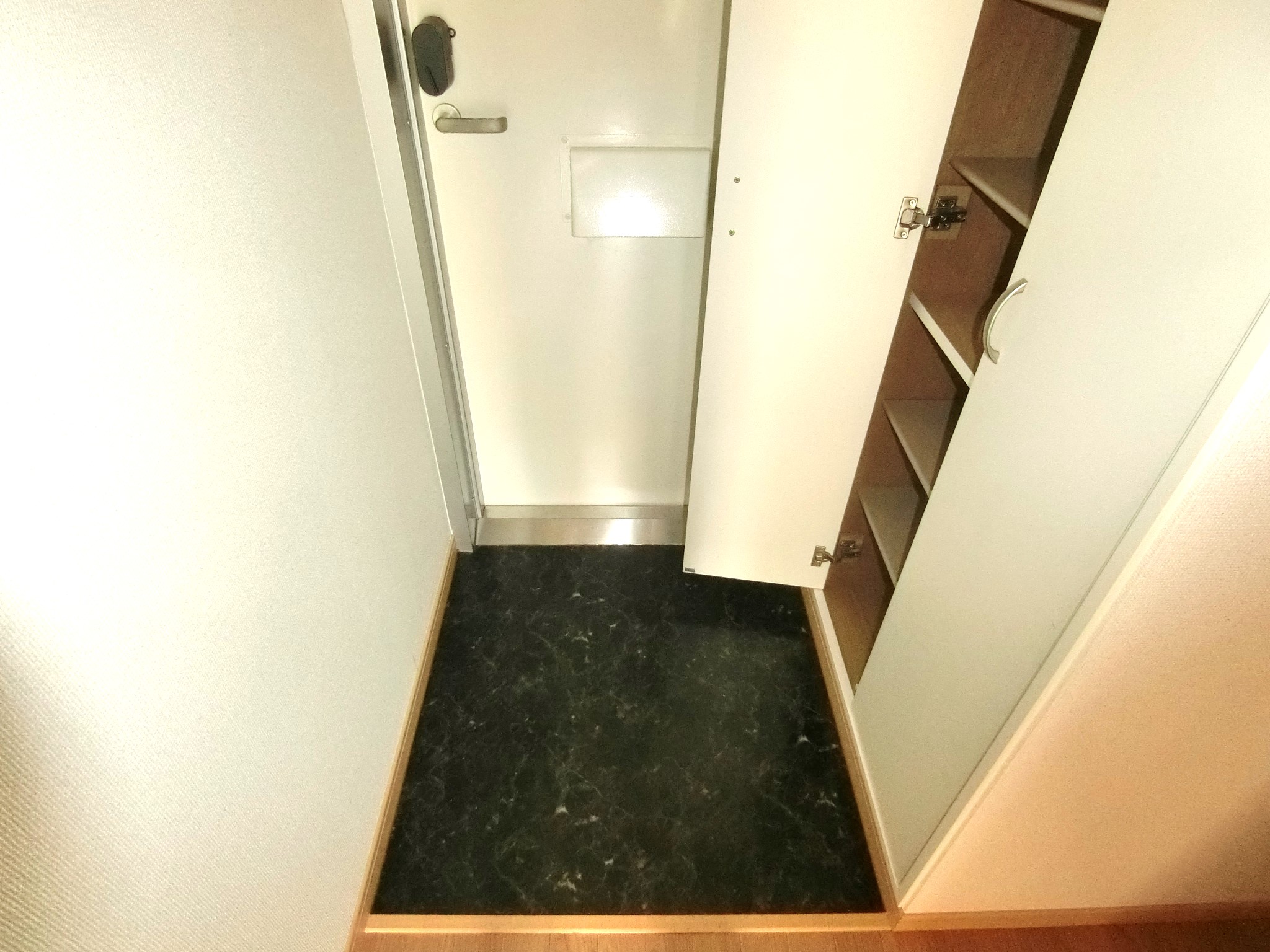 玄関　シューズボックスを完備です☆