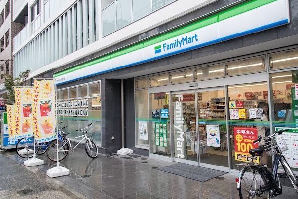 コンビニ　ファミリーマート 中野弥生町本郷通り店（コンビニ）まで423m