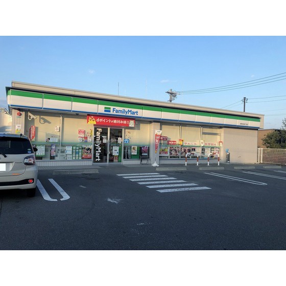 コンビニ　ファミリーマート長野吉田四丁目店（コンビニ）まで1011m