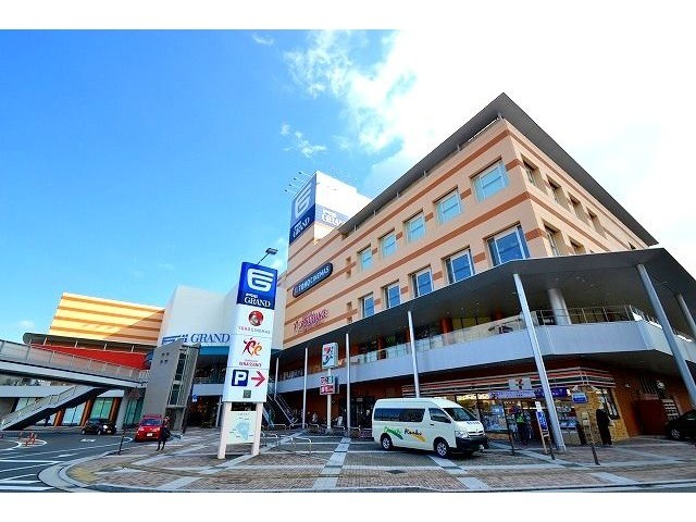 ショッピングセンター　フジグラン緑井（ショッピングセンター）まで549m