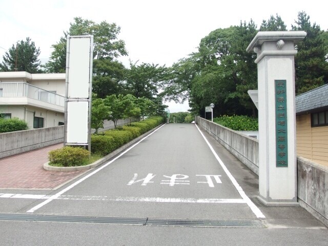 高校・高専　愛知県立岡崎北高等学校（高校・高専）まで591m