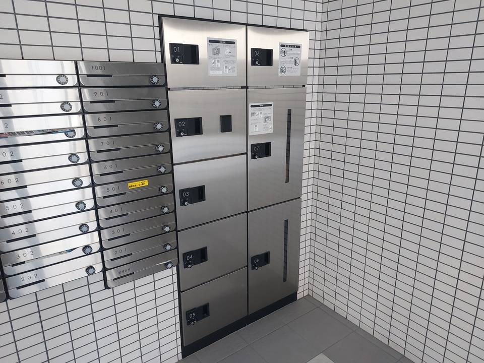 エントランス　宅配ボックス