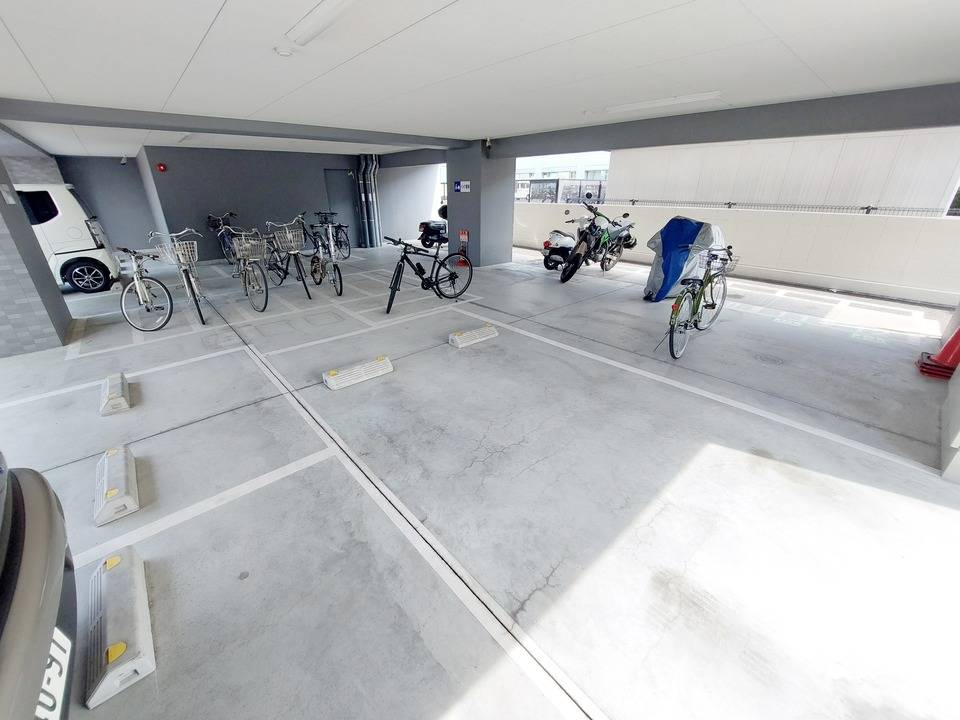 駐車場　駐輪場