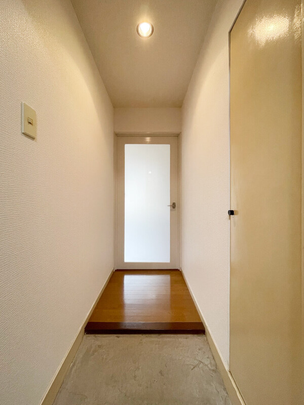 玄関　写真は別号室