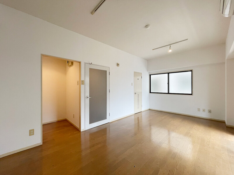 居室・リビング　写真は別号室