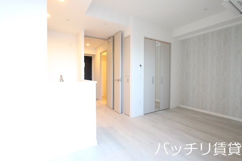 居室・リビング　別号室タイプの為、現状を優先致します。