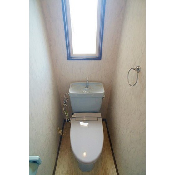 トイレ　温水洗浄機能付き便座