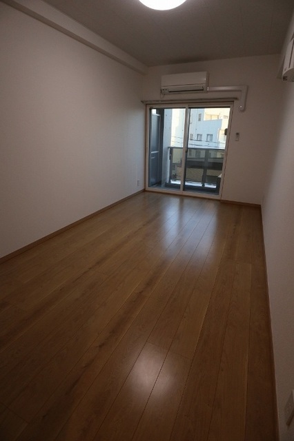 バルコニー　バルコニーあります