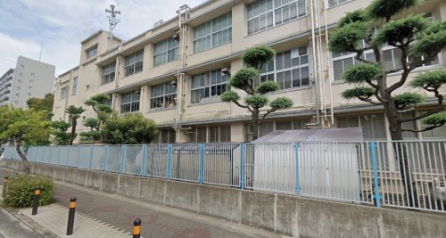 中学校　大阪市立豊崎中学校（中学校）まで306m