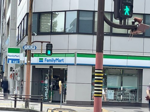 コンビニ　ファミリーマート 丸の内大津通店（コンビニ）まで186m