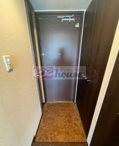 玄関　別部屋の参考画像になります