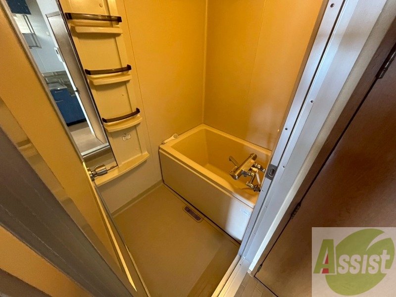 バス・シャワールーム　ユニットバスです。疲れを癒すのに欠かせませんね！