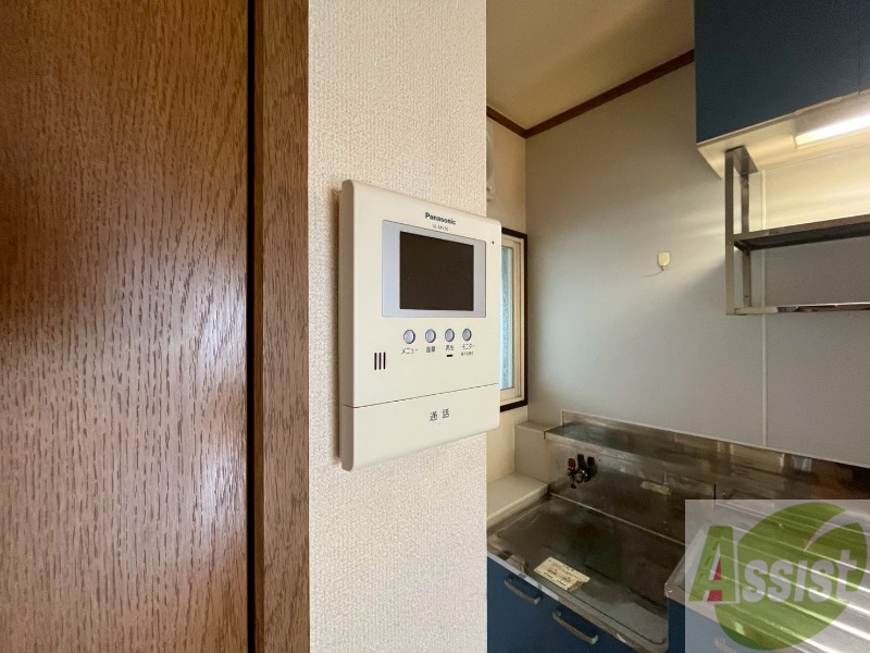 セキュリティ　モニター付きインターホンです。来客時も安心ですね。