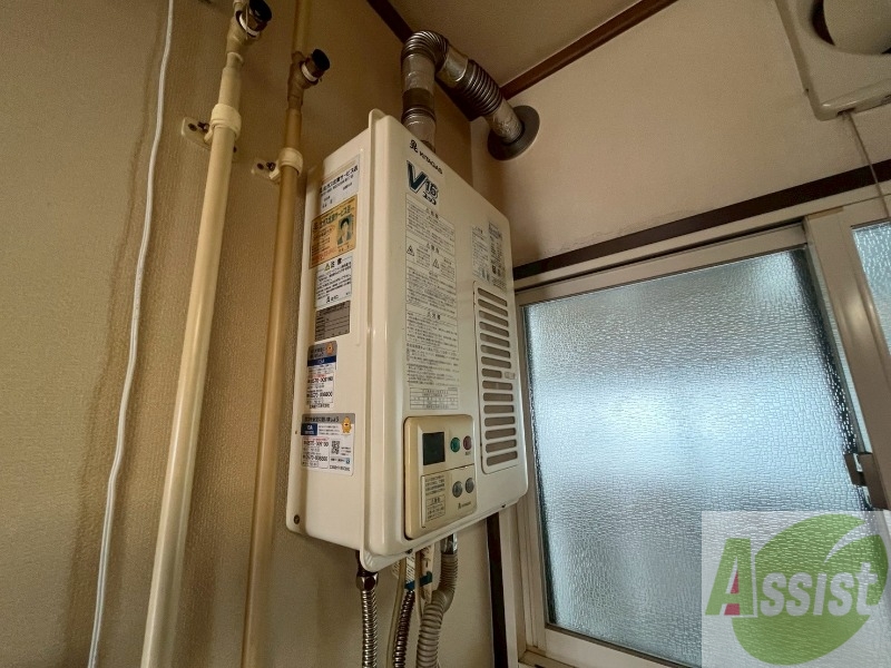 その他設備　給湯器は簡単操作で温度調整ができますよ。