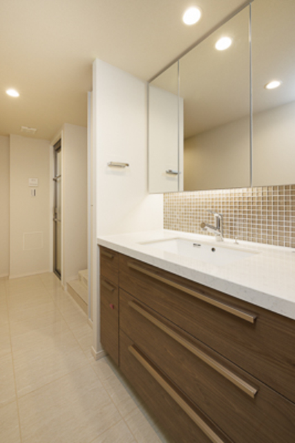 洗面設備　※写真は同タイプ住戸です。